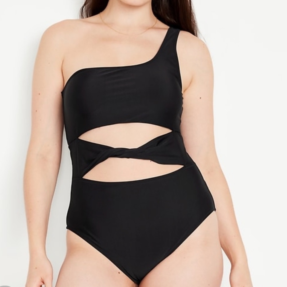 Old Navy Twist Front One Shoulder Swimsuit 4x